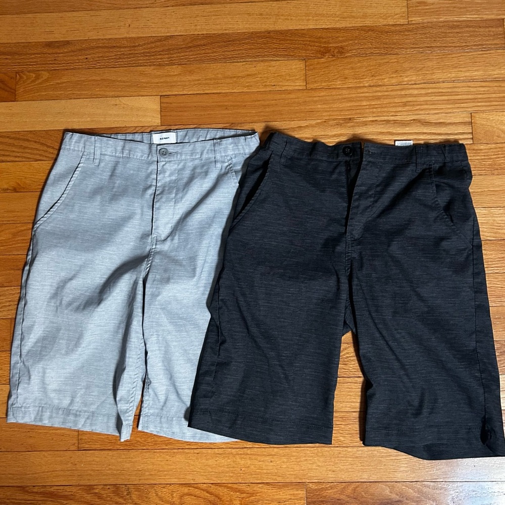 Old Navy Men's Black and Light Gray Flat Front Shorts